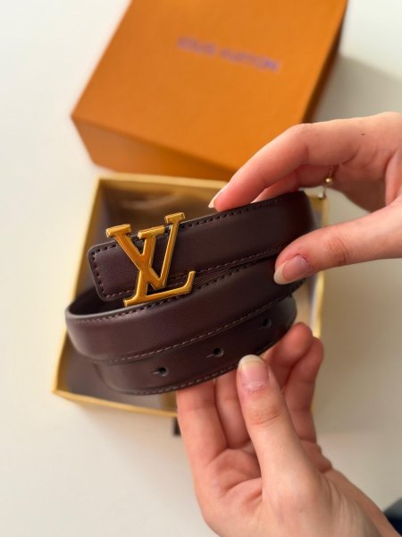 قشاط لويس فيتون لون بني محروق