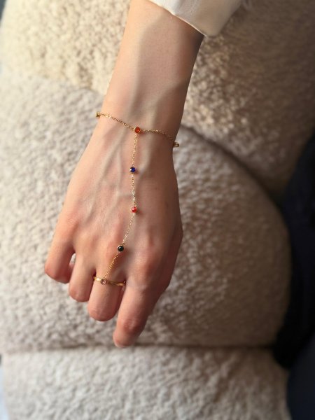 اسوارة الكف لون ذهبي مكفول اللون