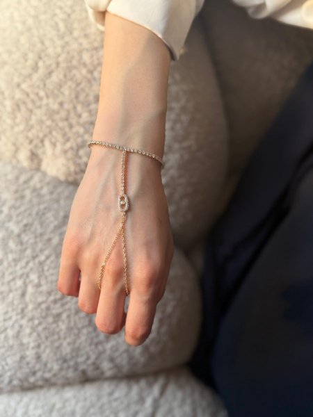 اسوارة الكف من ميسكا لون ذهبي  اللون مكفول