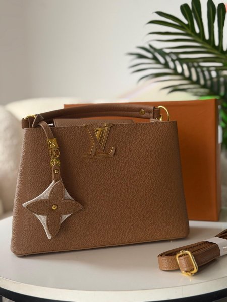 حقيبة لويس فيتون لون بيج حجم كبير