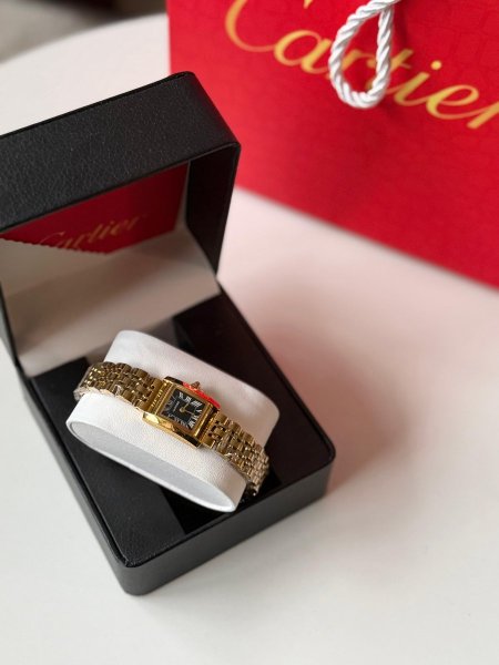 ساعة كارتير ارضية اسود الهاردوير ذهبي