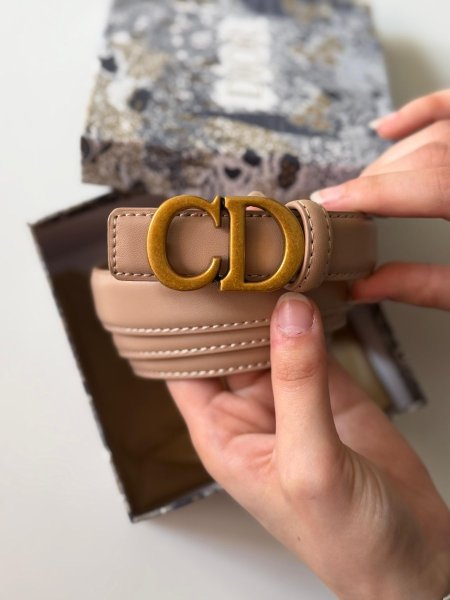 قشاط  كريستين ديور لون بيج