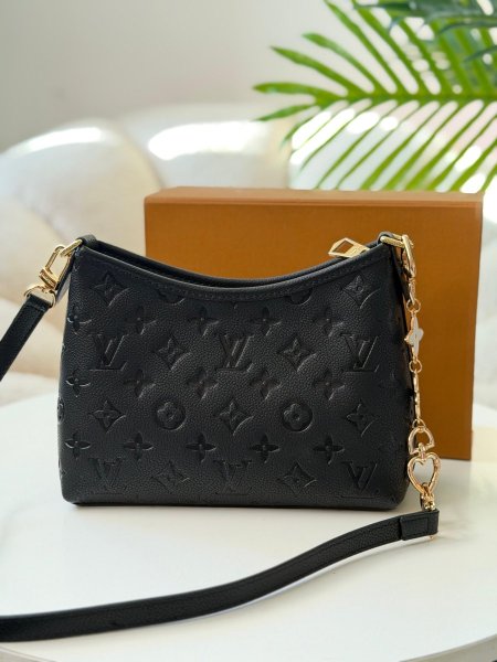 حقيبة لويس فيتون لون اسود