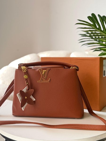 حقيبة لويس فيتون لون عسلي