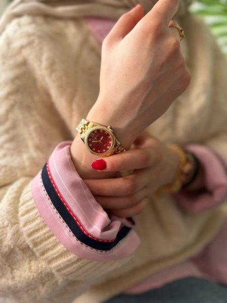 ساعة شبيه روليكس ارضية برغندي الهاردوير ذهبي  اللون مكفول