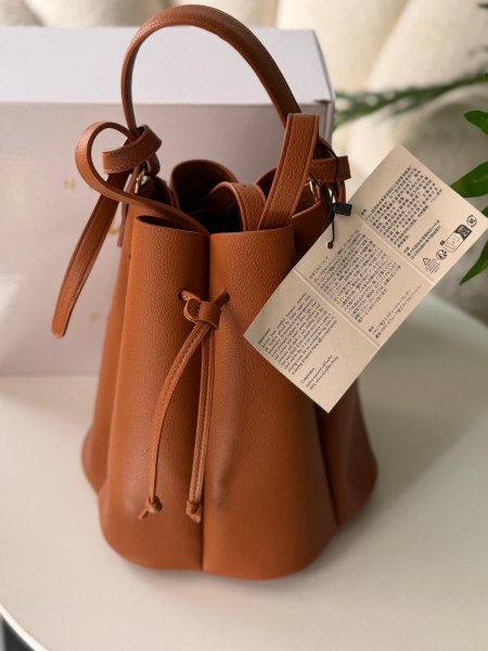 حقيبة بولين طولي لون عسلي