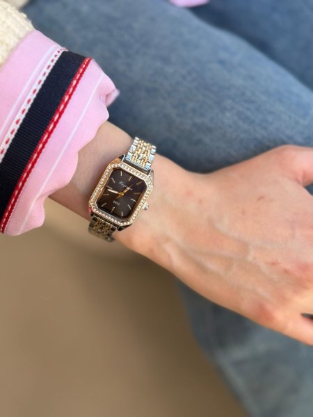 ساعة شبيه روليكس ارضية اسود الهاردوير مكس بين الذهبي والسلفر