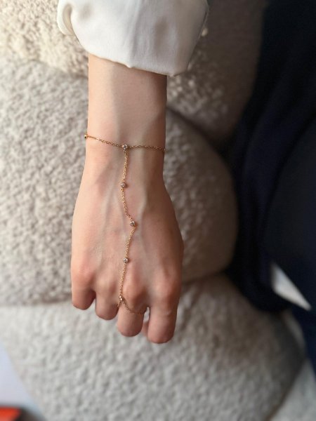 اسوارة الكف لون ذهبي  مكفول اللون