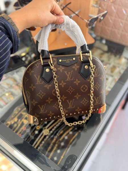 حقيبة لويس فيتون ليمتيد ماستر كواليتي