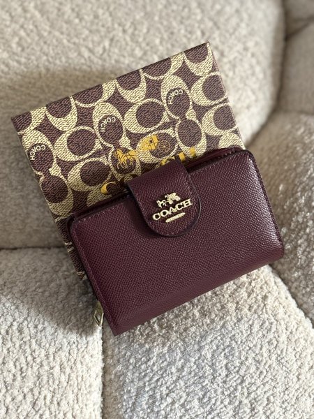 جزدان كوتش لون برغندي matt <br> <span class='text-color-warm'>بيعت  كلها !</span>