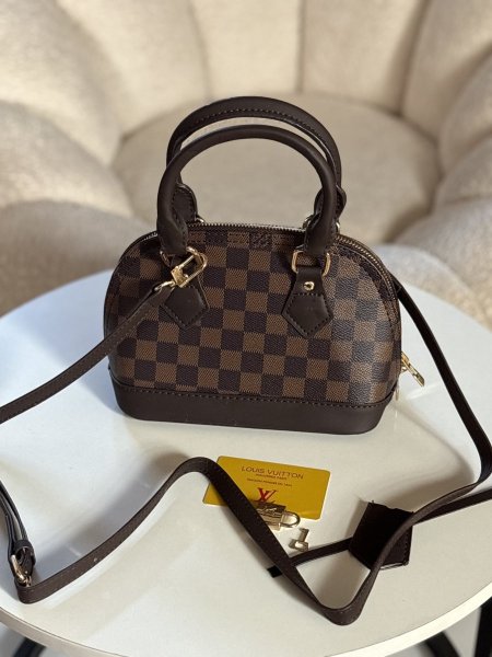 حقيبة lv حجم ميني