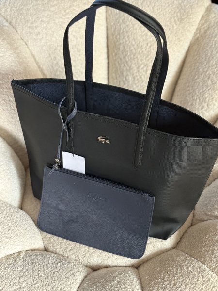 حقيبة لاكوست دبل فيس لون اسود وكحلي