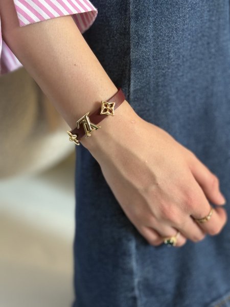 اسوارة جلد من lv