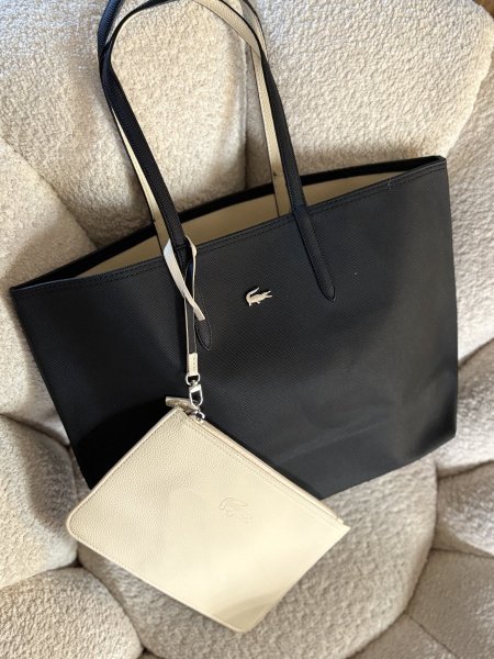 حقيبة لاكوست دبل فيس لون اسود وبيج