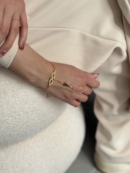 خلخال اليد مكفول اللون