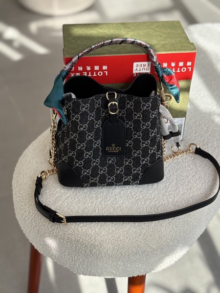 حقيبة جوتشي حجم القاعدة 20 سم <br> <span class='text-color-warm'>بيعت  كلها !</span>